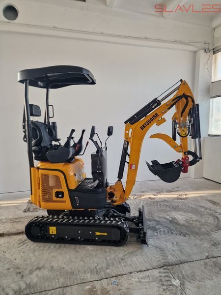 Мини-экскаватор Berger Kraus BK1350JSR с джойстиками, гидравлическим пальцем, раздвижными гусеницами и ковшом 380 мм, KUBOTA BK1350JSR_380 фото