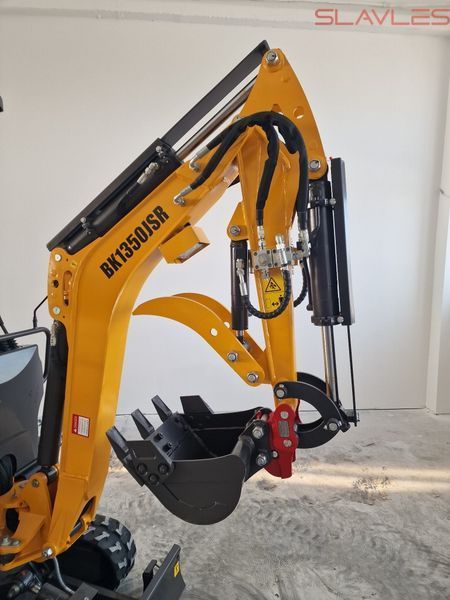 Мини-экскаватор Berger Kraus BK1350JSR с джойстиками, гидравлическим пальцем, раздвижными гусеницами и ковшом 380 мм, KUBOTA BK1350JSR_380 фото