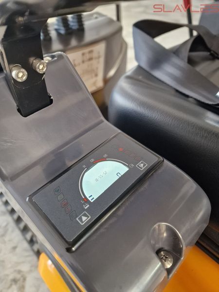 Мини-экскаватор Berger Kraus BK1350JSR с джойстиками, гидравлическим пальцем, раздвижными гусеницами и ковшом 380 мм, KUBOTA BK1350JSR_380 фото
