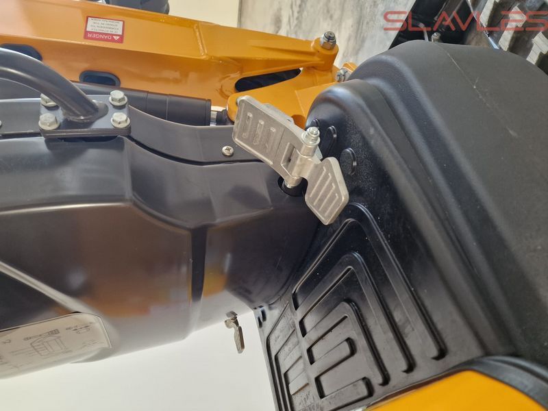 Мини-экскаватор Berger Kraus BK1350JSR с джойстиками, гидравлическим пальцем, раздвижными гусеницами и ковшом 380 мм, KUBOTA BK1350JSR_380 фото