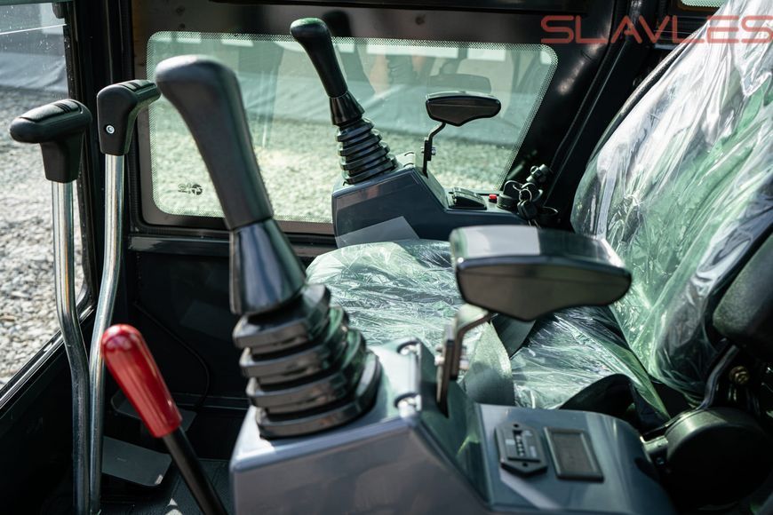 Міні-екскаватор Berger Kraus BK1250KJSR JOYSTICK з кабіною, поворотною стрілою, розсувними гусеницями та ковшем 380 мм BK1250KJSR_380 фото