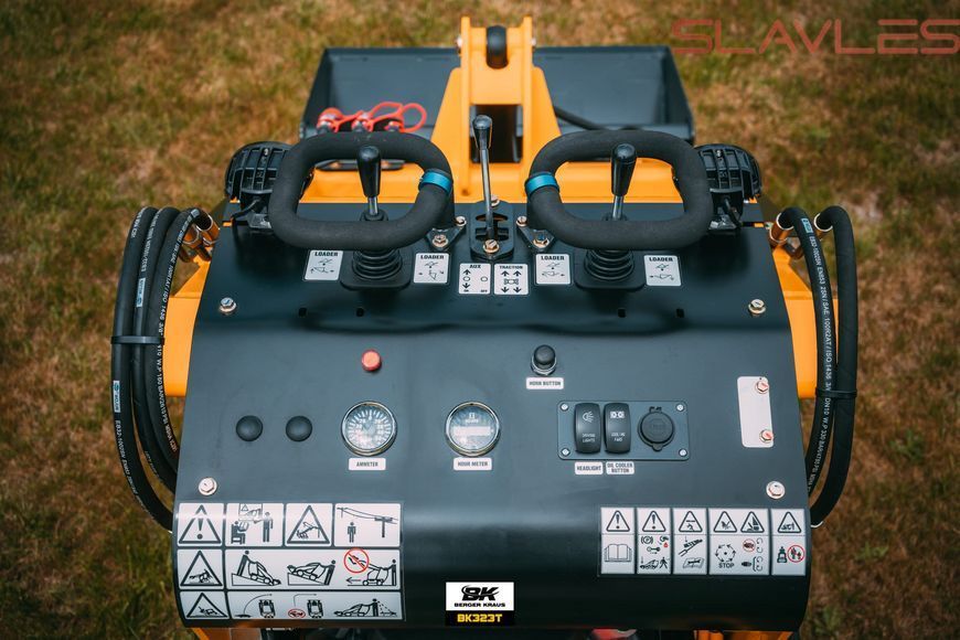 Гусеничний міні-навантажувач Berger Kraus 323T Skid Steer з двигуном Briggs & Stratton 23 к.с. BK-323T_B&S фото