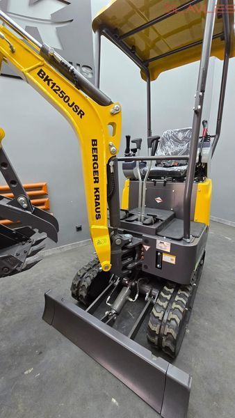 Мини-экскаватор Berger Kraus BK1250JSR JOYSTICK с поворотной стрелой, раздвижными гусеницами и ковшом 380 мм BK1250JSR_380 фото