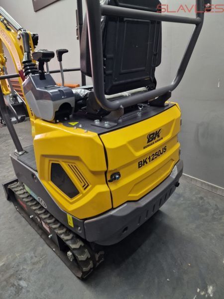 Мини-экскаватор Berger Kraus BK1250JS JOYSTICK с комплектом аксессуаров и поворотной стрелой BK1250JS_set фото