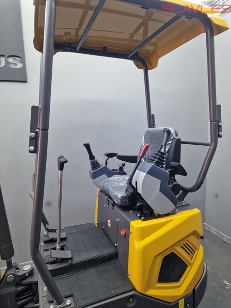 Мини-экскаватор Berger Kraus BK1250JS JOYSTICK с комплектом аксессуаров и поворотной стрелой BK1250JS_set фото