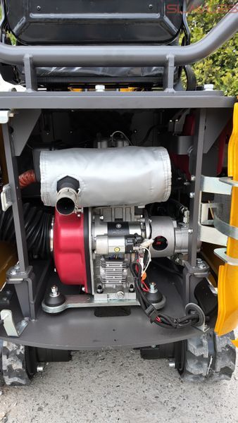 Міні-екскаватор Berger Kraus BK900AS з поворотною стрілою, верхнім циліндром та комплектом навісного обладнання BK900AS_kpl_gorny_silownik фото
