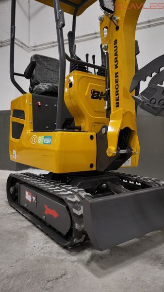 Міні-екскаватор Berger Kraus BK900A з верхнім гідроциліндром та комплектом навісного обладнання BK900A_sset_gorny фото