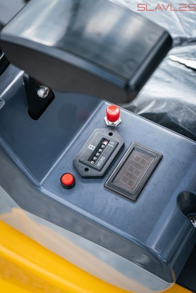 Міні-екскаватор Berger Kraus BK1000JS JOYSTICK з поворотною стрілою та повним комплектом навісного обладнання BK1000JS_set фото