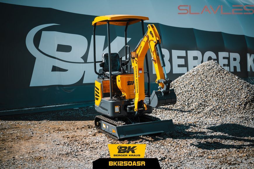 Мини-экскаватор Berger Kraus BK1250ASR с комплектом аксессуаров, поворотной стрелой и раздвижными гусеницами BK1250ASR_kpl фото