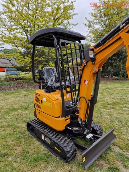 Мини-экскаватор Berger Kraus BK1700JS JOYSTICK с полной комплектацией и поворотной стрелой, KUBOTA BK1700JS_kpl фото