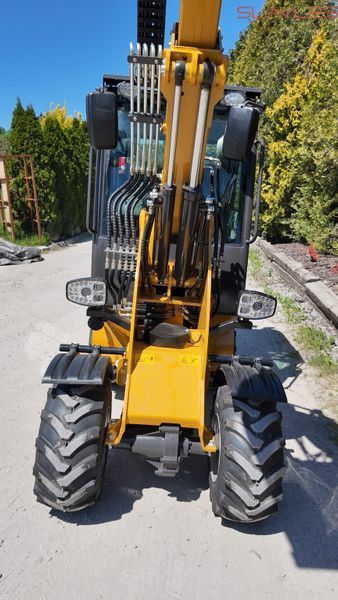 Колесный телескопический погрузчик Berger Kraus BK906T с кабиной и двигателем Perkins Euro 5 BK906T  фото