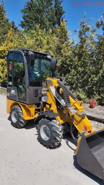 Колесный телескопический погрузчик Berger Kraus BK906T с кабиной и двигателем Perkins Euro 5 BK906T  фото