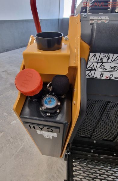 Професійний гусеничний міні-навантажувач Berger Kraus 327T PRO з двигуном KUBOTA 25 к.с. TY-327T PRO фото