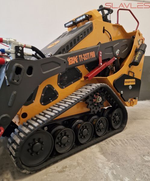 Професійний гусеничний міні-навантажувач Berger Kraus 327T PRO з двигуном KUBOTA 25 к.с. TY-327T PRO фото