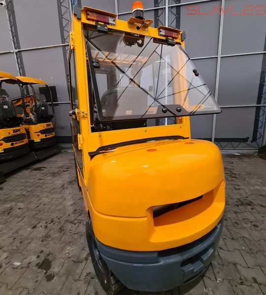 Дизельний вилочний навантажувач Berger Kraus FD25 (2,5 т, щогла 3,5 м, з кабіною та боковим зміщенням) FD25_35 фото