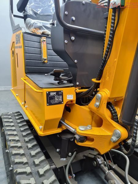 Мини-экскаватор Berger Kraus BK800BSR с поворотной стрелой, регулируемыми гусеницами и ковшом 380 мм BK800BSR_380__ фото