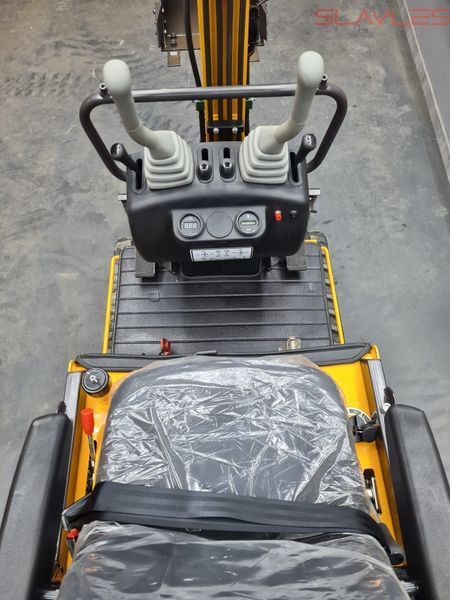 Міні-екскаватор Berger Kraus BK800BSR у комплекті з приладдям BK800BSR_kpl_ фото