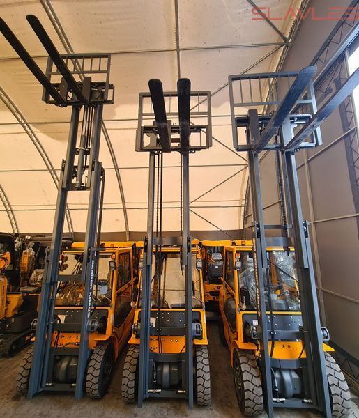 Дизельний вилочний навантажувач 3.5 т з кабіною Berger Kraus FD35 (щогла Triplex 4.5 м, двигун KUBOTA) FD35_45_KUBOTA фото
