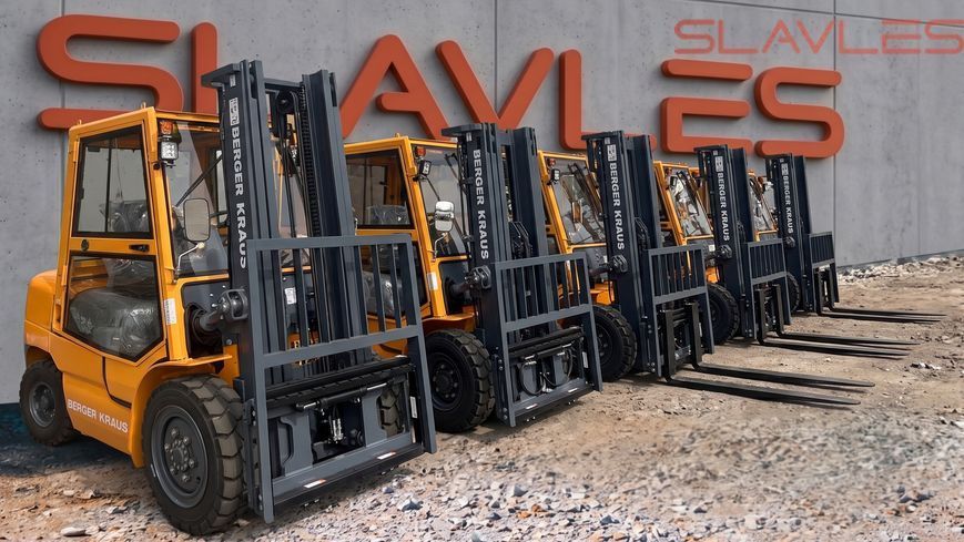 Дизельний вилочний навантажувач 3.5 т з кабіною Berger Kraus FD35 (щогла Triplex 4.5 м, двигун KUBOTA) FD35_45_KUBOTA фото