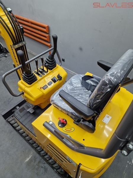 Міні-екскаватор Berger Kraus BK900AS з поворотною стрілою з комплектом аксесуарів BK900AS_381_ фото