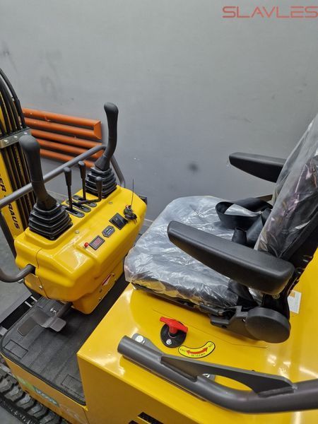 Міні-екскаватор Berger Kraus BK900AS з поворотною стрілою з комплектом аксесуарів BK900AS_381_ фото