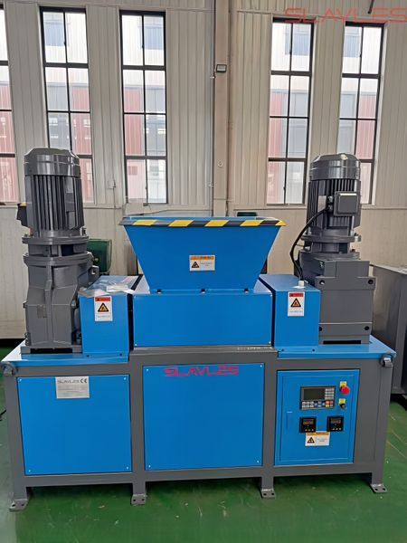 Двовалковий подрібнювач пластику та деревини SLAVLES SHREDDER DB500 15 кВт (2x7,5 кВт) DB500 фото