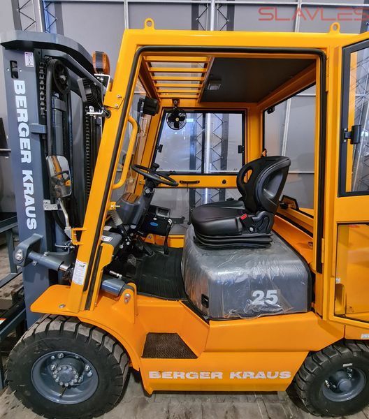 Дизельний вилочний навантажувач Berger Kraus FD25 (2,5 т, двигун Kubota V2607, щогла Triplex 4,5 м, з кабіною) FD25_45_KUBOTA_V2607 фото