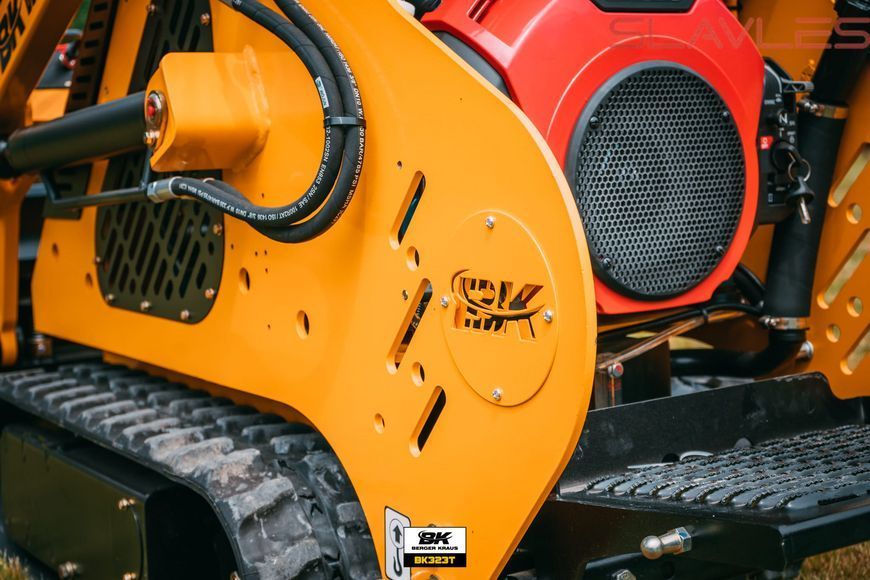 Гусеничний міні-навантажувач Berger Kraus 323T Joystick Skid Steer з двигуном Briggs & Stratton 23 к.с. BK-323T_B&S_JOYSTICK фото