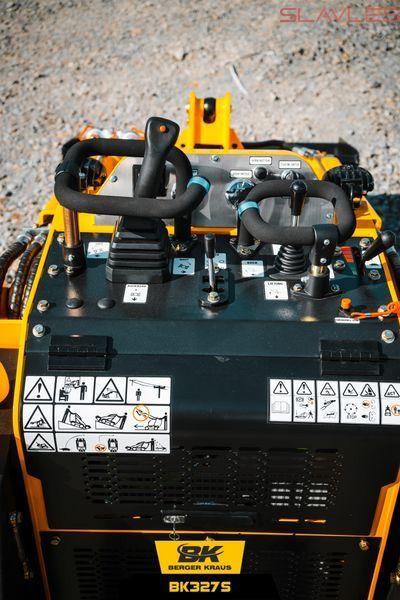 Міні-навантажувач Berger Kraus 327S KUBOTA Skid Steer з двигуном 25 к.с. TY-327S фото
