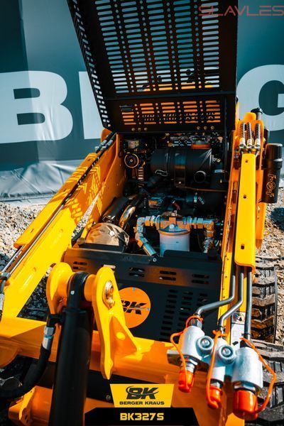 Міні-навантажувач Berger Kraus 327S KUBOTA Skid Steer з двигуном 25 к.с. TY-327S фото