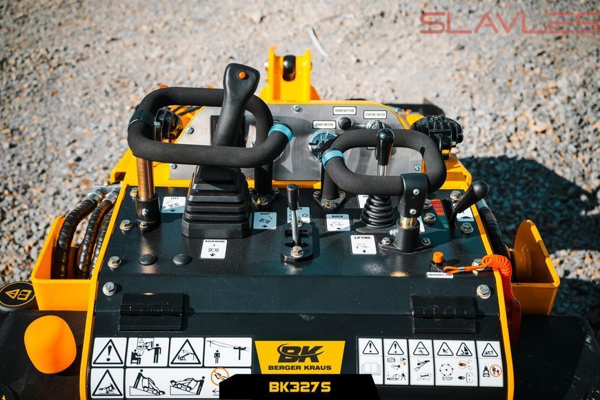 Міні-навантажувач Berger Kraus 327S KUBOTA Skid Steer з двигуном 25 к.с. TY-327S фото