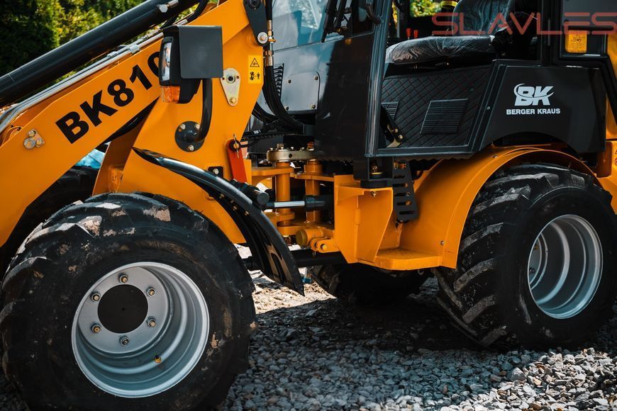 Колісний міні-навантажувач із кабіною Berger Kraus BK810 з двигуном KUBOTA 25.7 к.с. (18.9 кВт) BK810_KUBOTA фото