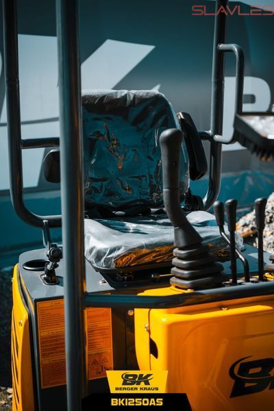Мини-экскаватор Berger Kraus BK1250AS с комплектом аксессуаров и поворотной стрелой BK1250AS_kpl фото