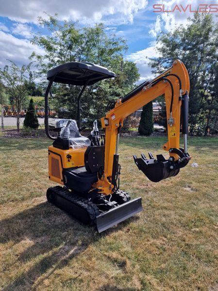 Міні-екскаватор Berger Kraus BK1300JSR з джойстиками, поворотною стрілою, розсувними гусеницями та ковшем 380 мм, KUBOTA BK1300JSR_380 фото