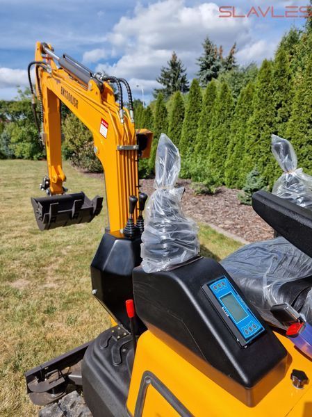 Міні-екскаватор Berger Kraus BK1300JSR з комплектом аксесуарів, джойстиками та розсувними гусеницями, KUBOTA BK1300JSR_380_20 фото